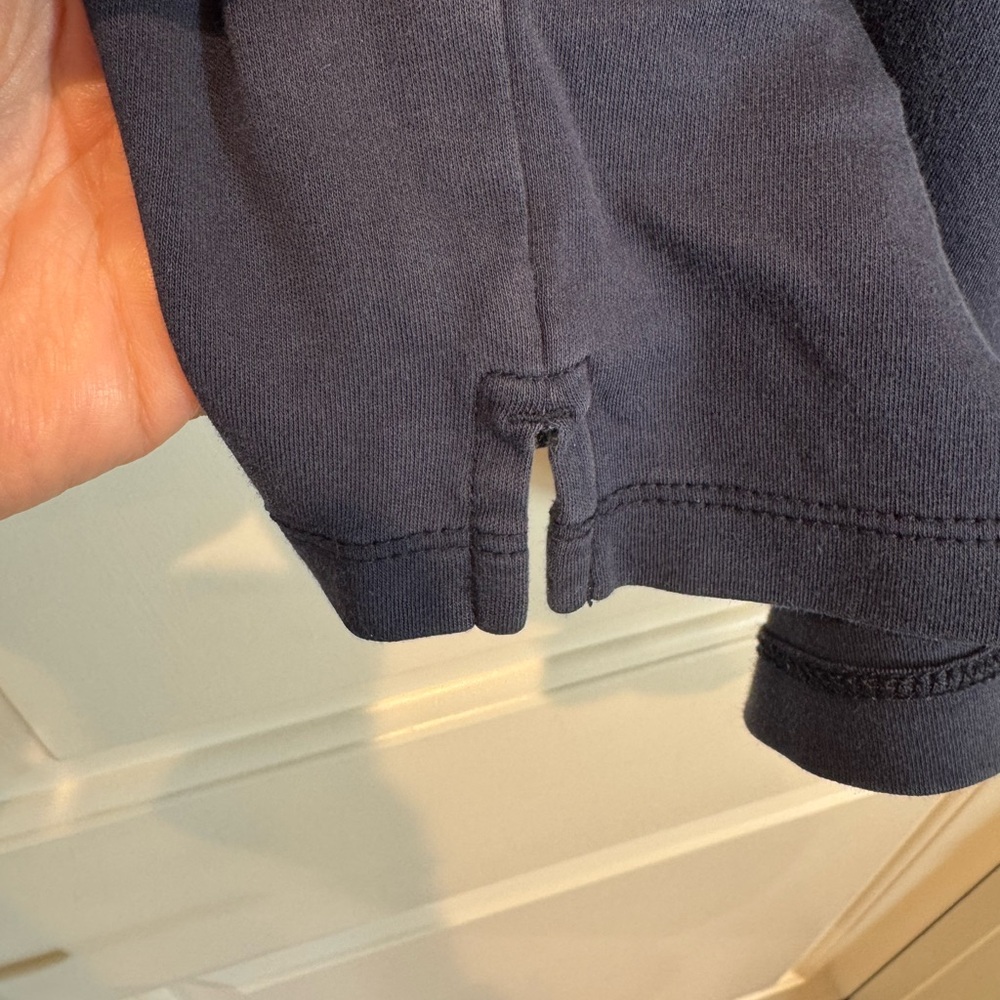 Robert Barakett Navy V-Neck Tee - Picture 4 of 5